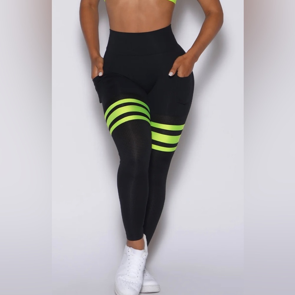 Bombshell Active Wear Leggings Sz M